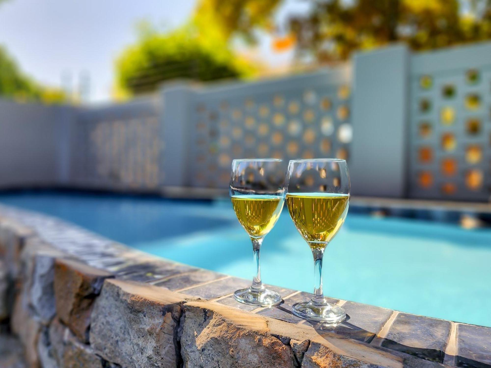Branch & Vine Cottages - Constantia - Formerly Pinoak Cottages Kaapstad Buitenkant foto