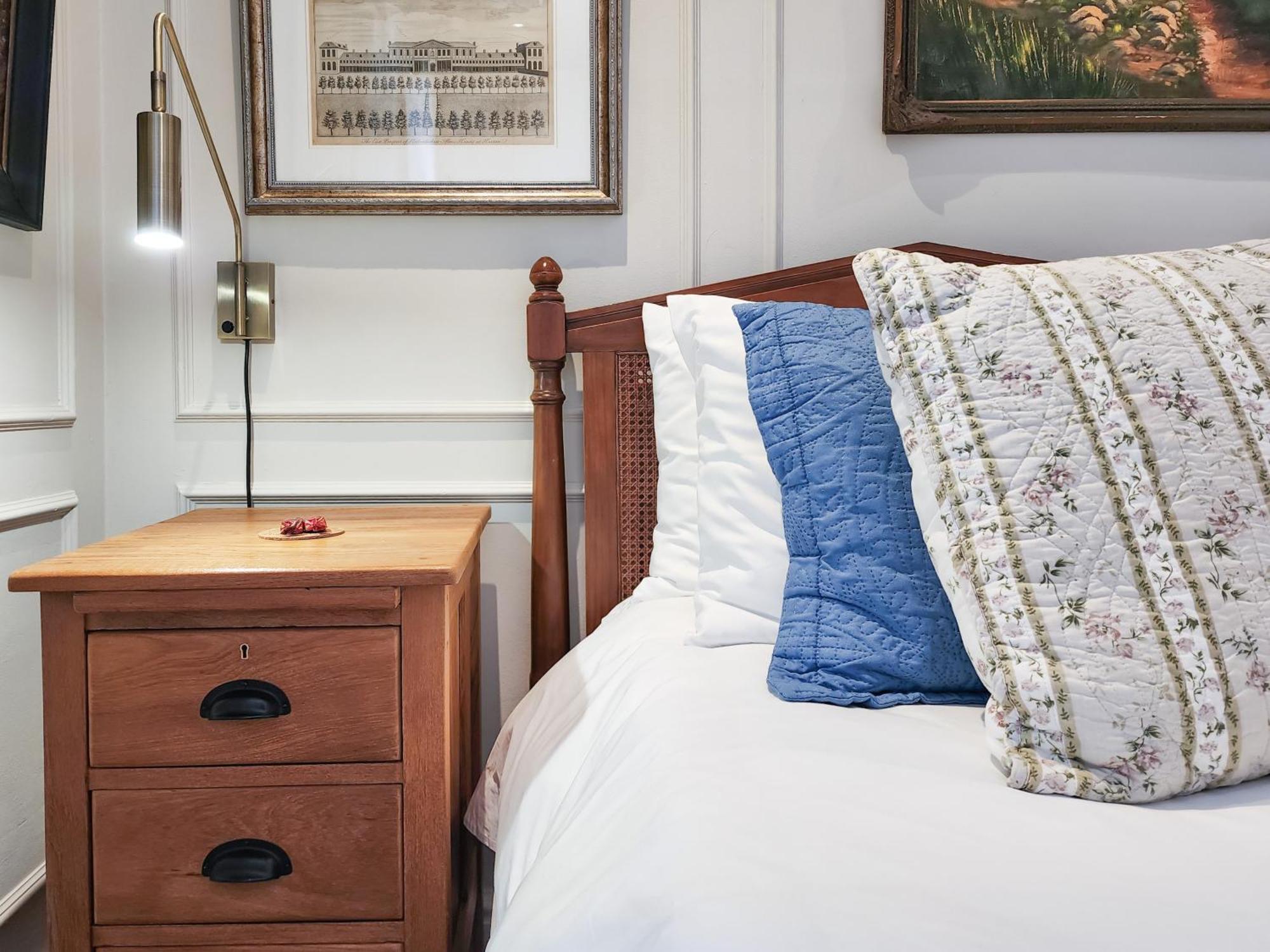 Branch & Vine Cottages - Constantia - Formerly Pinoak Cottages Kaapstad Buitenkant foto